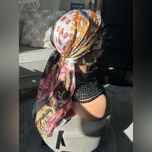 ✨Ellen Tracy Orange and Pink Floral faux silk Scarf - Picture 6 of 12